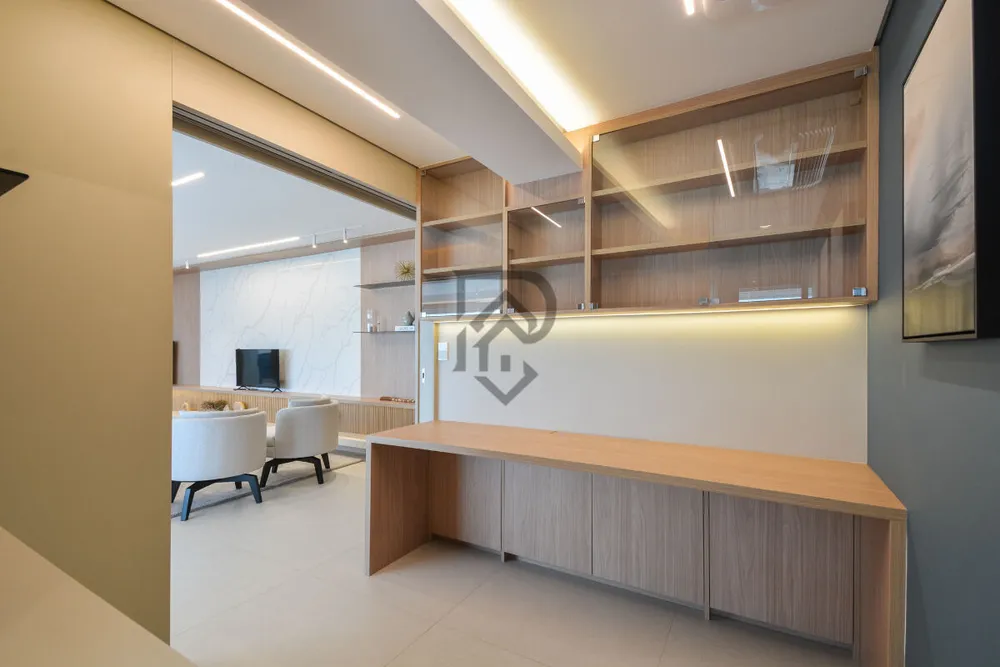 Apartamento, 3 quartos, 211 m² - Foto 1