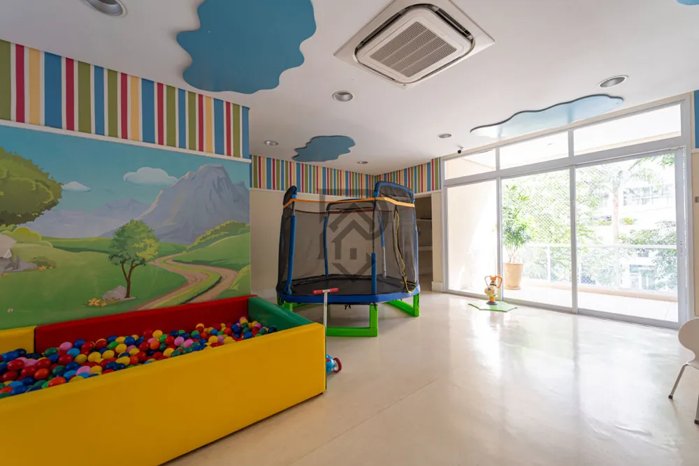 Apartamento, 3 quartos, 242 m² - Foto 2