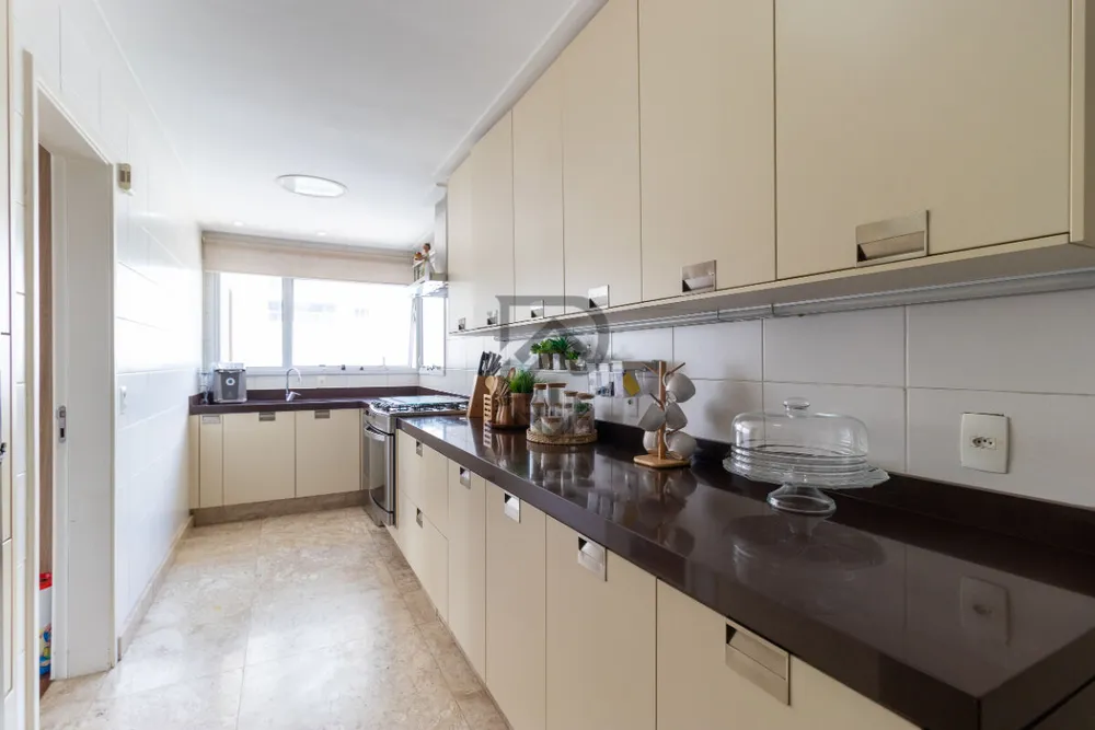 Apartamento, 3 quartos, 222 m² - Foto 1