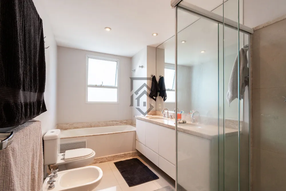 Apartamento, 4 quartos, 216 m² - Foto 11