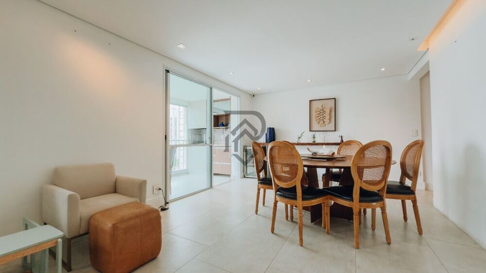 Apartamento à venda com 3 quartos, 143m² - Foto 2