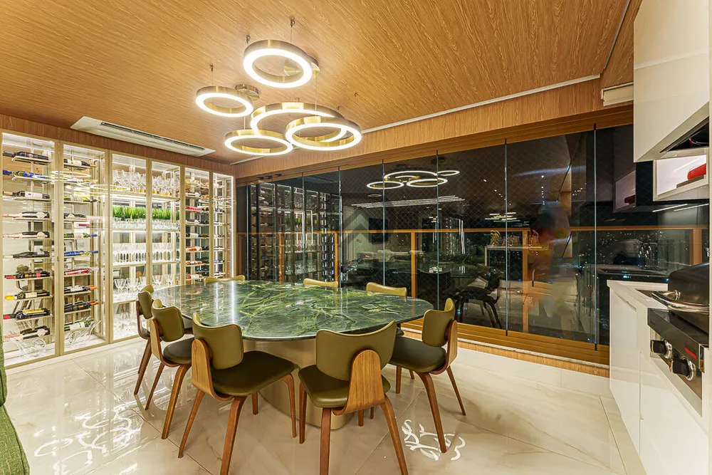 Apartamento, 3 quartos, 147 m² - Foto 1