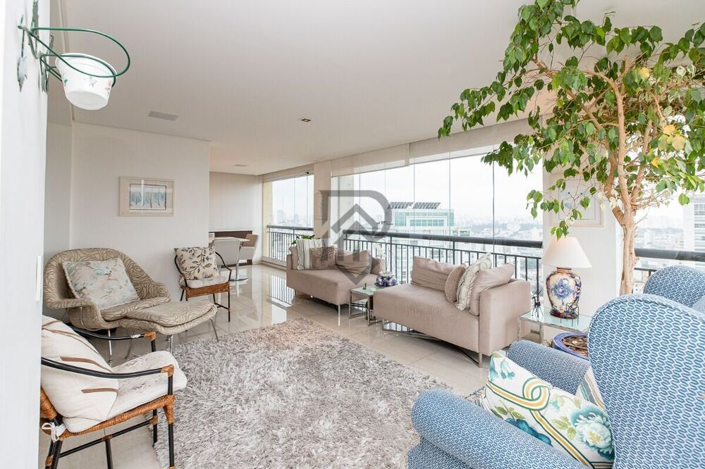 Apartamento, 3 quartos, 216 m² - Foto 2