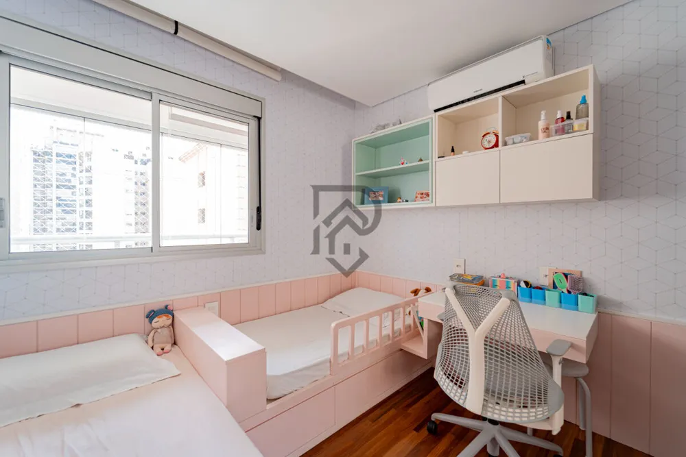 Apartamento, 3 quartos, 220 m² - Foto 2