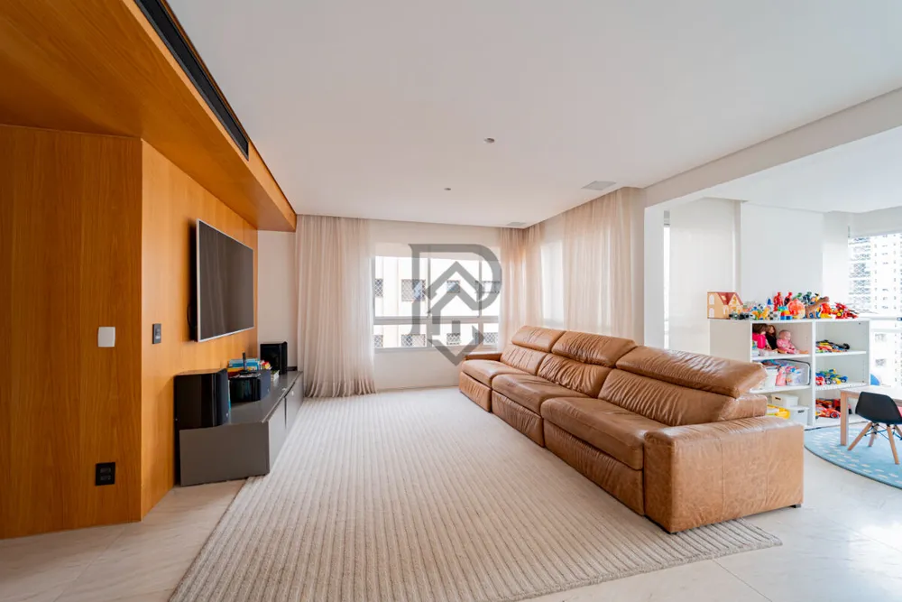 Apartamento, 3 quartos, 220 m² - Foto 1