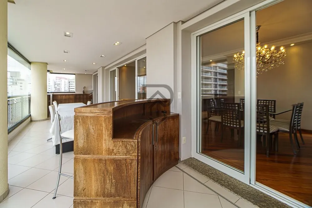 Apartamento, 4 quartos, 214 m² - Foto 1