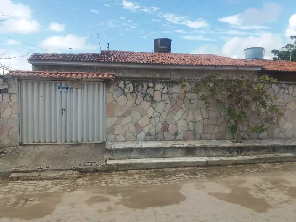 Casa à venda com 3 quartos, 100m² - Foto 1