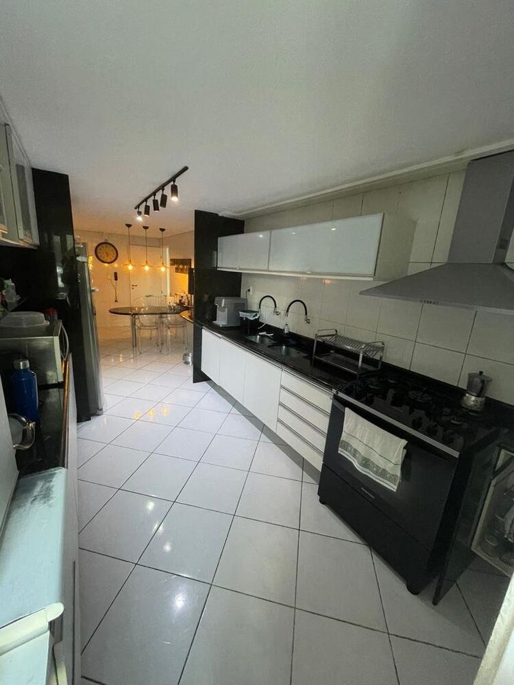 Apartamento, 3 quartos, 198 m² - Foto 2