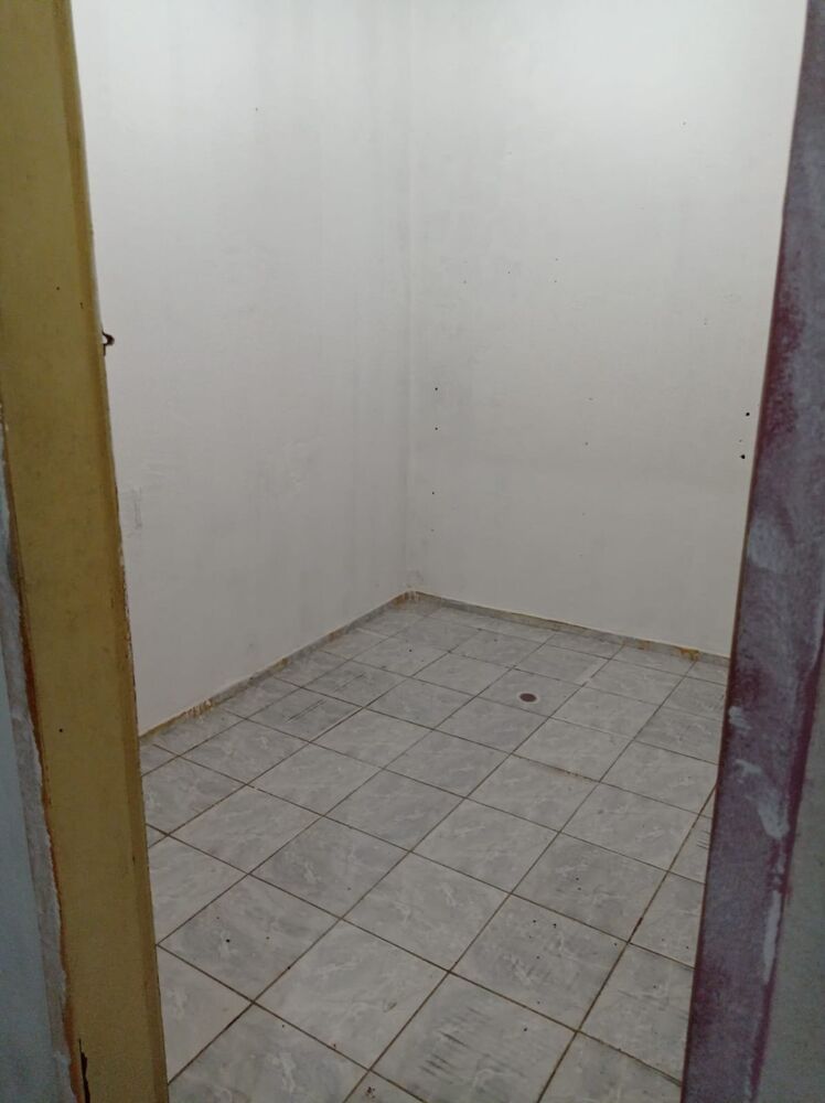 Casa à venda com 6 quartos, 200m² - Foto 25