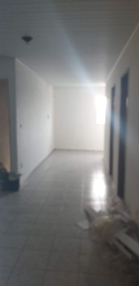 Casa à venda com 6 quartos, 200m² - Foto 7