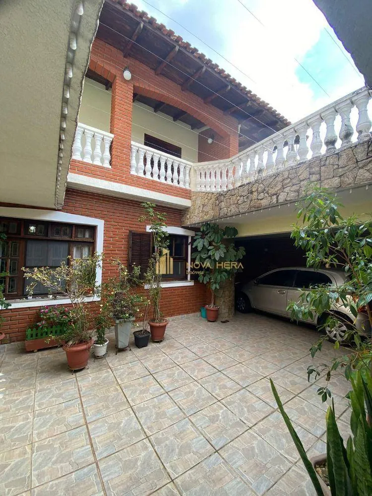 Casa, 3 quartos, 269 m² - Foto 2