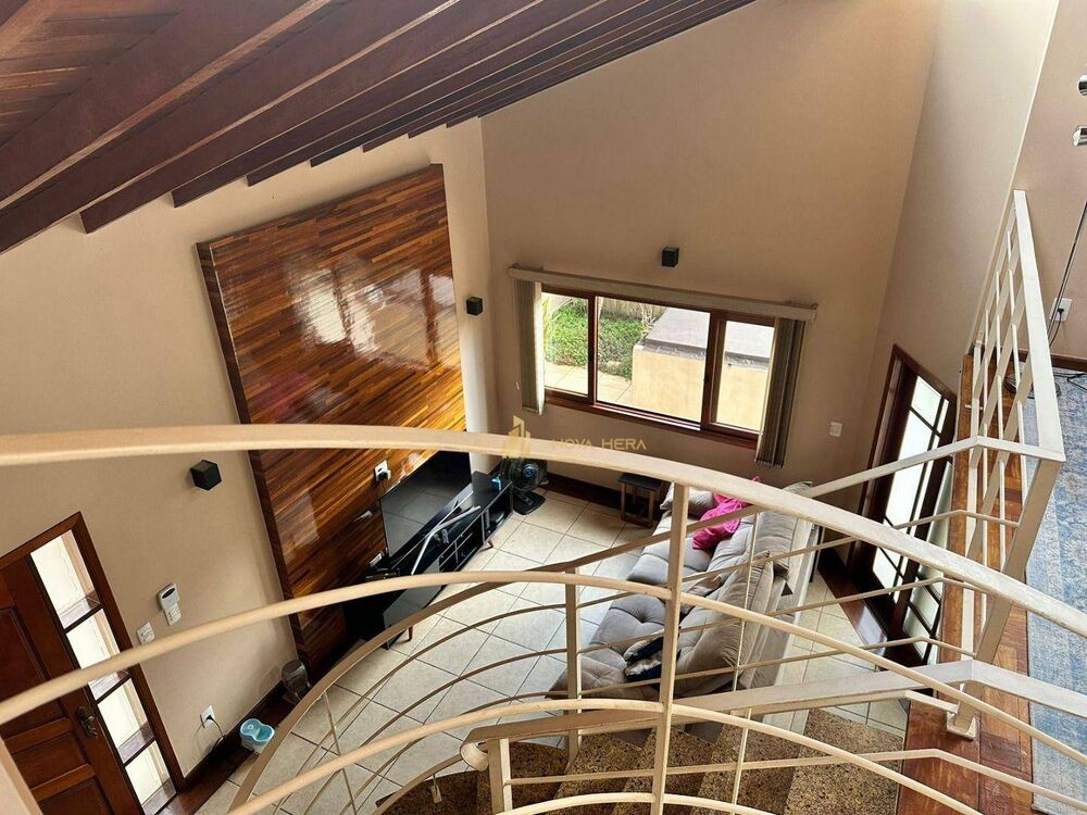 Sobrado, 3 quartos, 250 m² - Foto 1