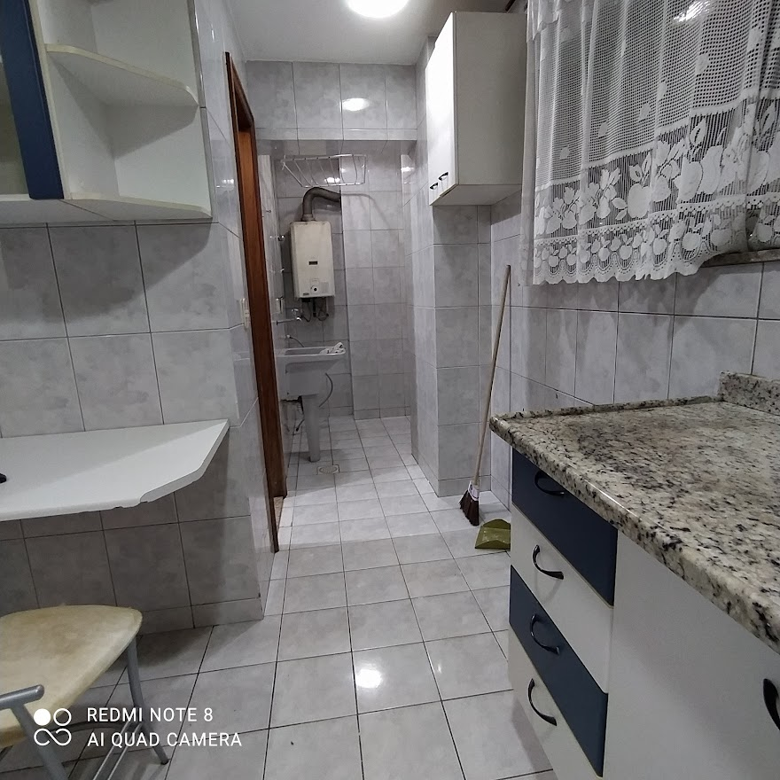 Apartamento para alugar com 3 quartos, 200m² - Foto 4