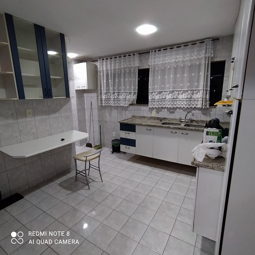 Apartamento para alugar com 3 quartos, 200m² - Foto 14