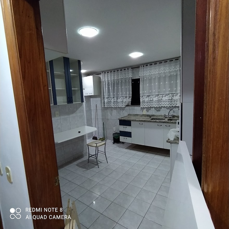 Apartamento para alugar com 3 quartos, 200m² - Foto 13