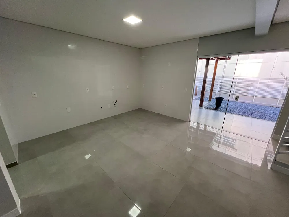 Casa, 3 quartos, 168 m² - Foto 2