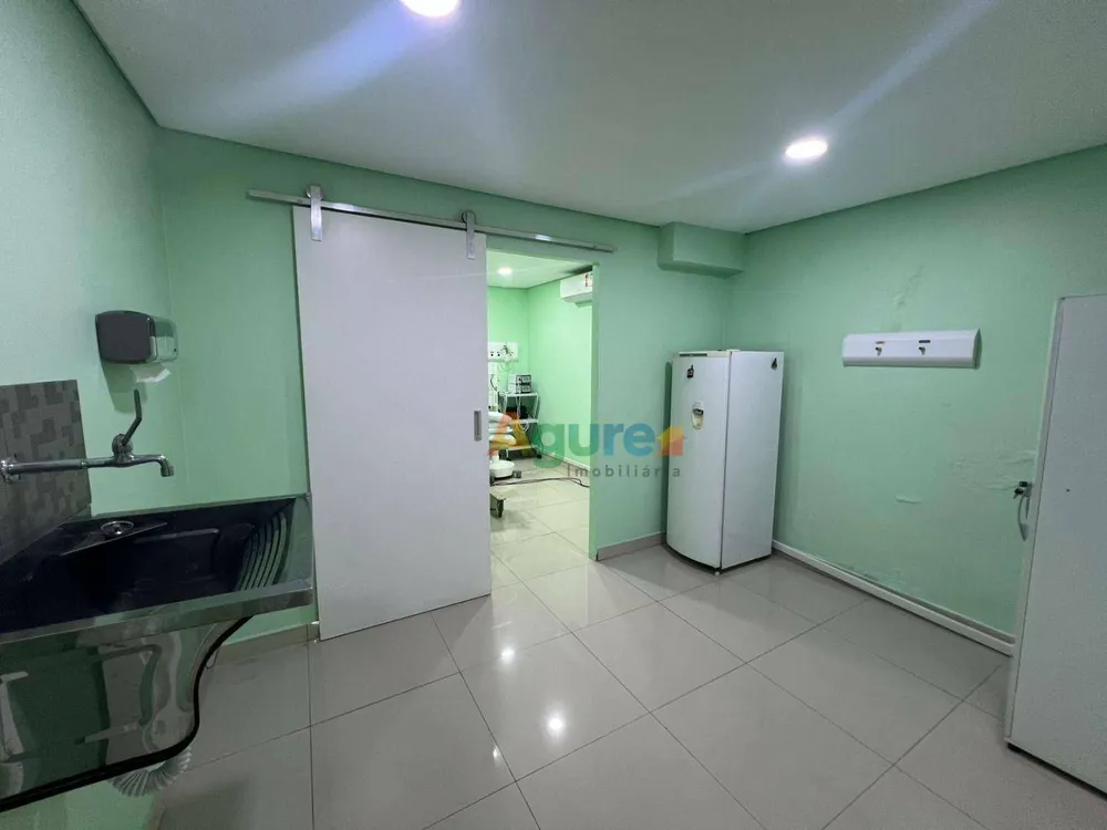 Sobrado, 1 quarto, 652 m² - Foto 1