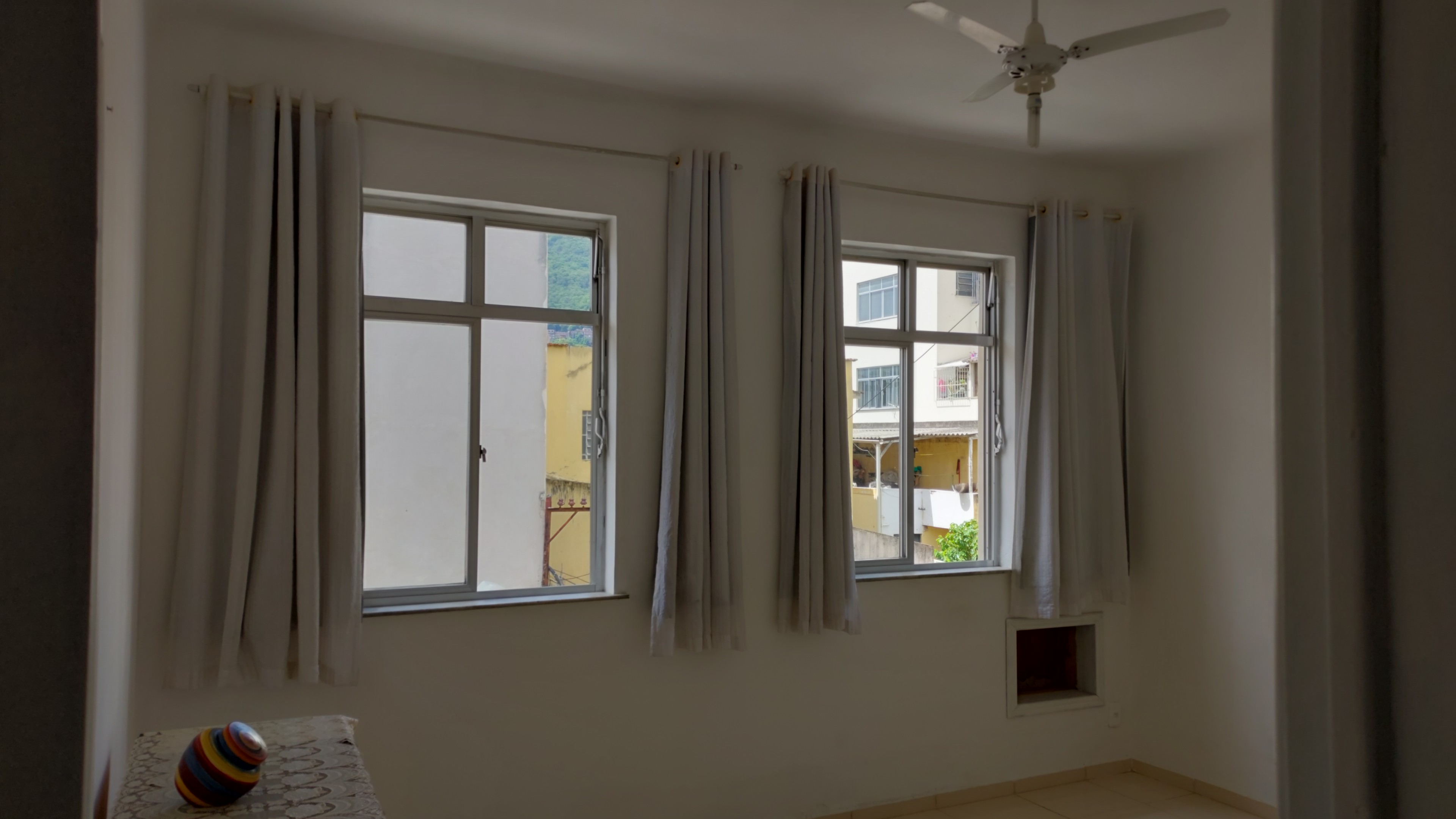 Apartamento à venda com 2 quartos, 80m² - Foto 3