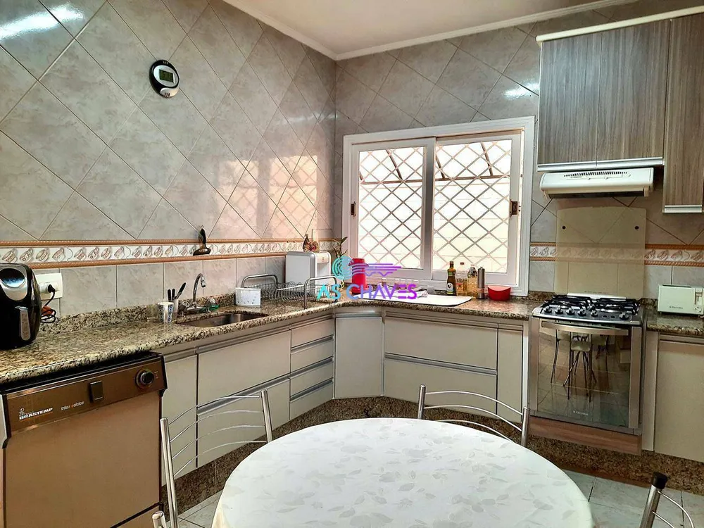 Casa, 3 quartos, 205 m² - Foto 6