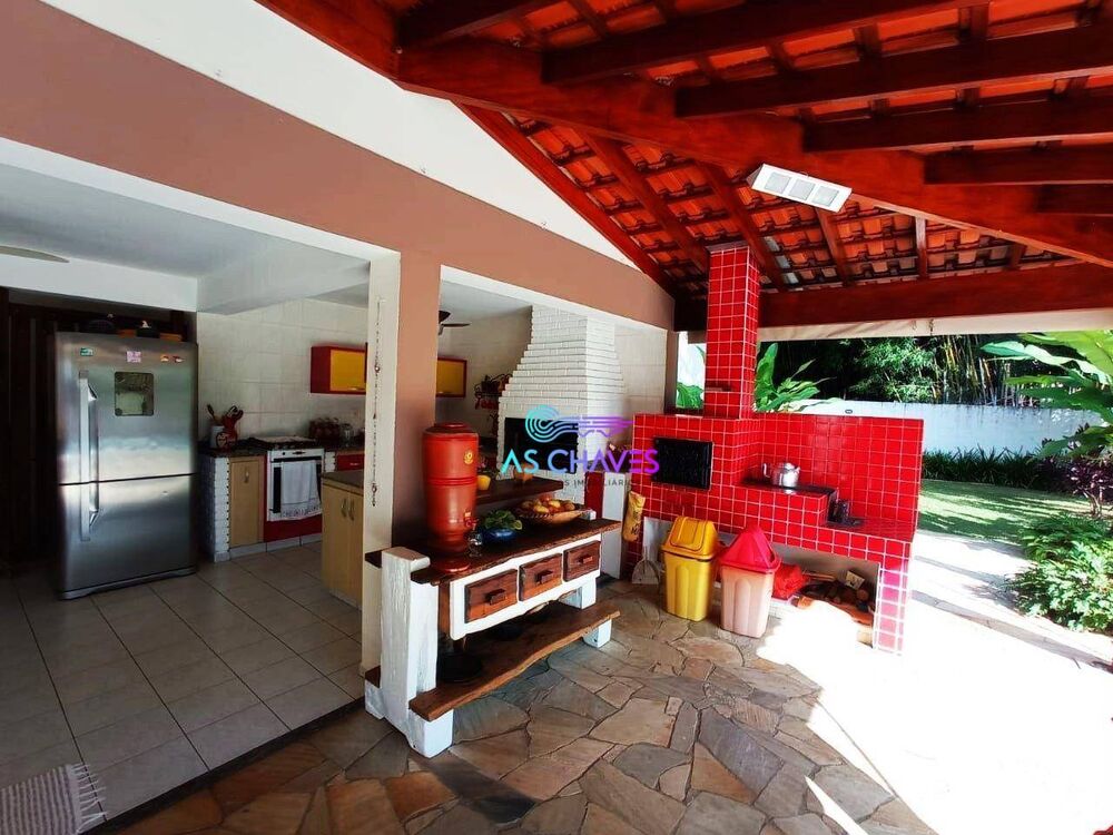 Casa de Condomínio à venda com 3 quartos, 400m² - Foto 2