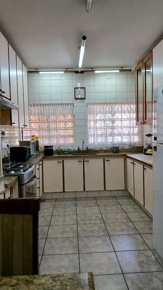 Casa, 4 quartos, 355 m² - Foto 1