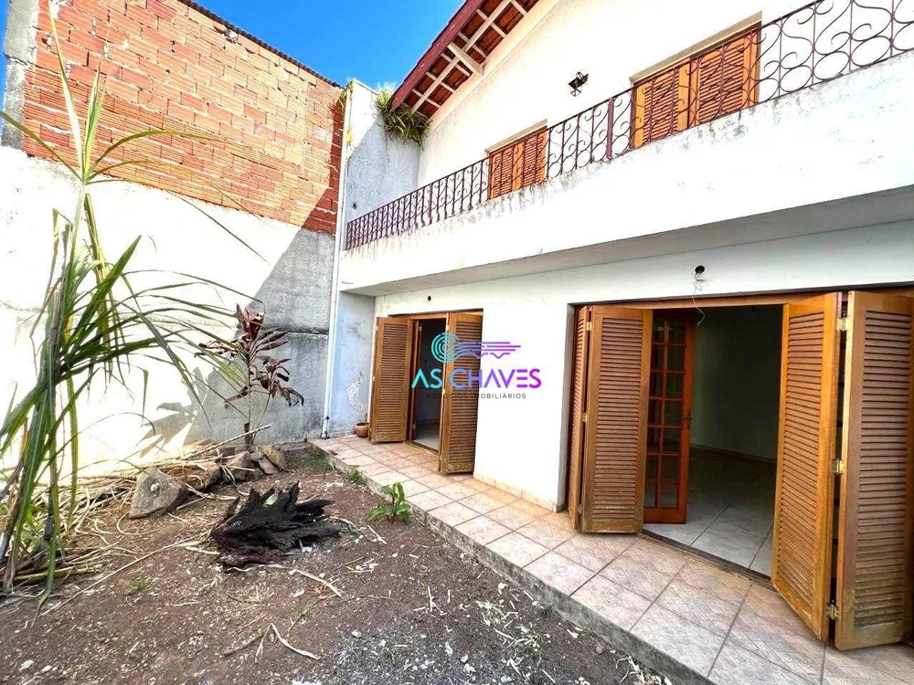 Casa, 3 quartos, 253 m² - Foto 1
