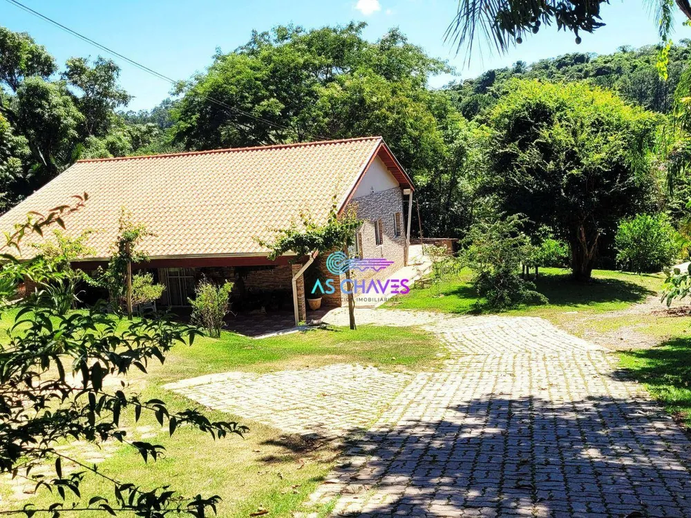 Chácara, 3 quartos, 4700 m² - Foto 1