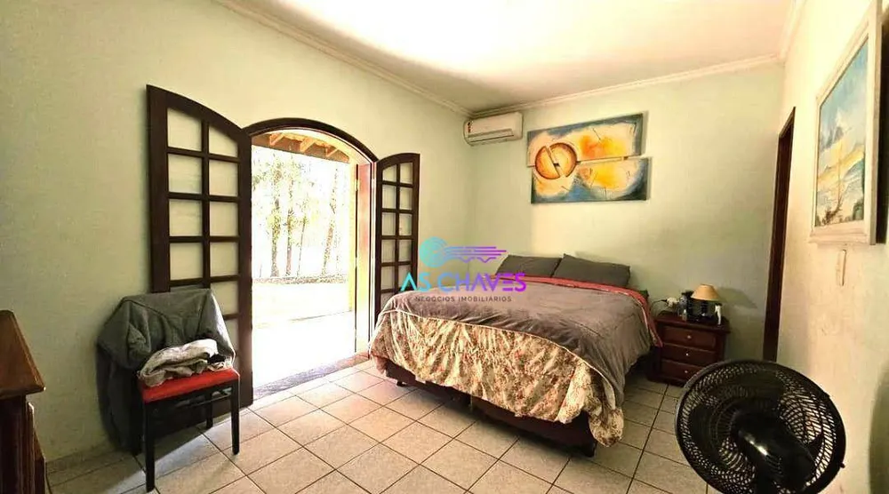 Chácara, 3 quartos, 659 m² - Foto 1