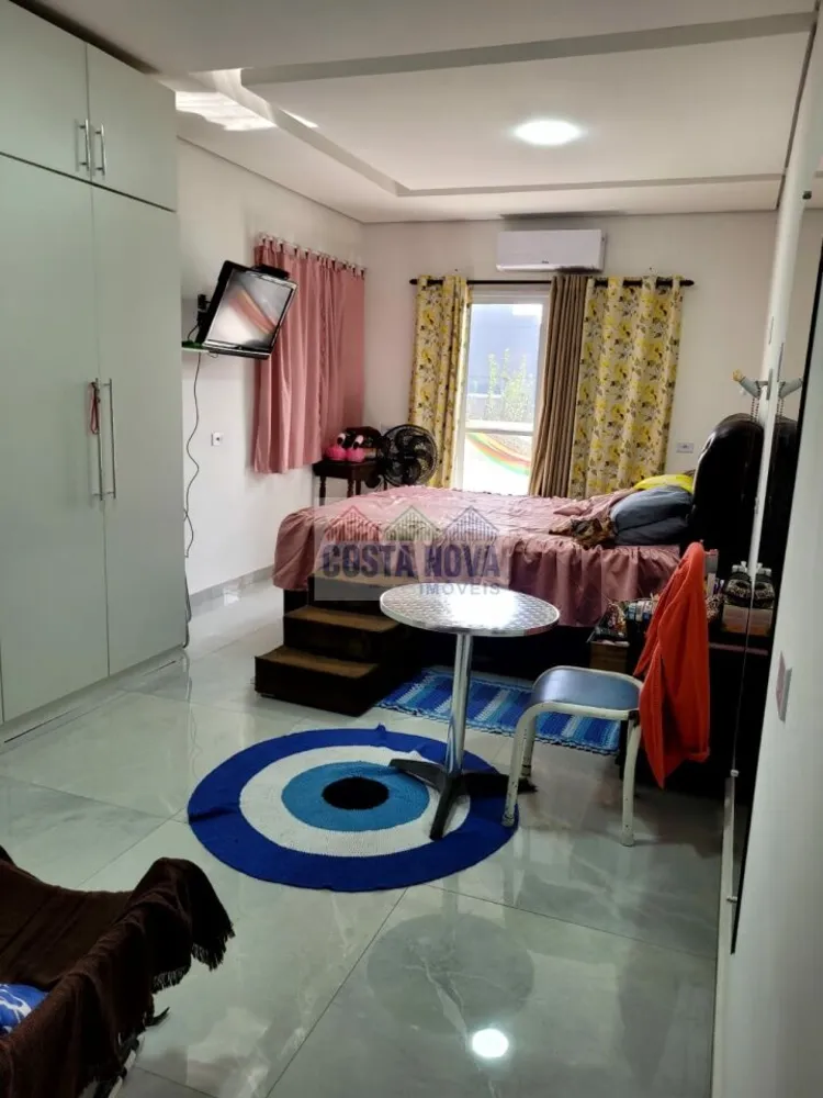 Casa, 4 quartos, 220 m² - Foto 1