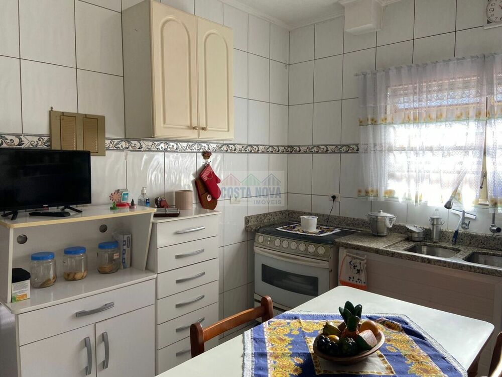Casa à venda com 3 quartos, 145m² - Foto 2