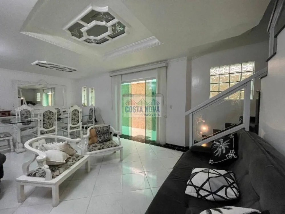 Casa, 3 quartos, 208 m² - Foto 1