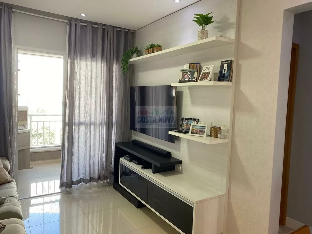 Apartamento à venda com 2 quartos, 63m² - Foto 2