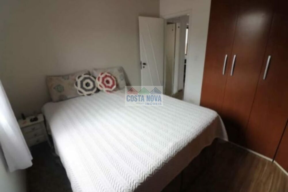 Casa à venda com 3 quartos, 73m² - Foto 1