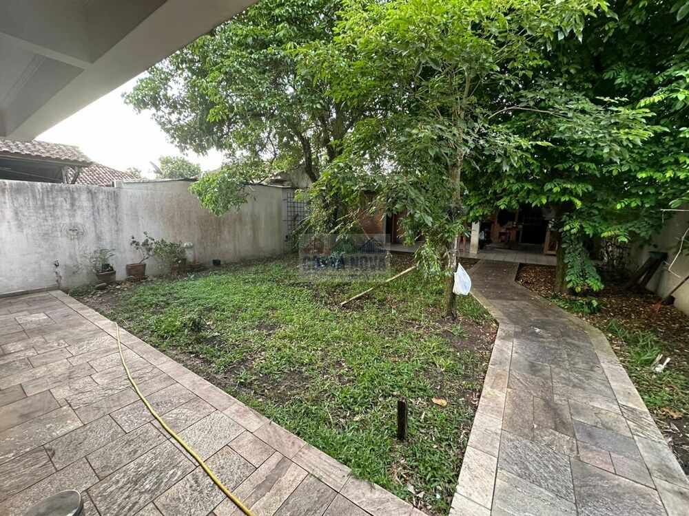 Casa à venda com 5 quartos, 300m² - Foto 2