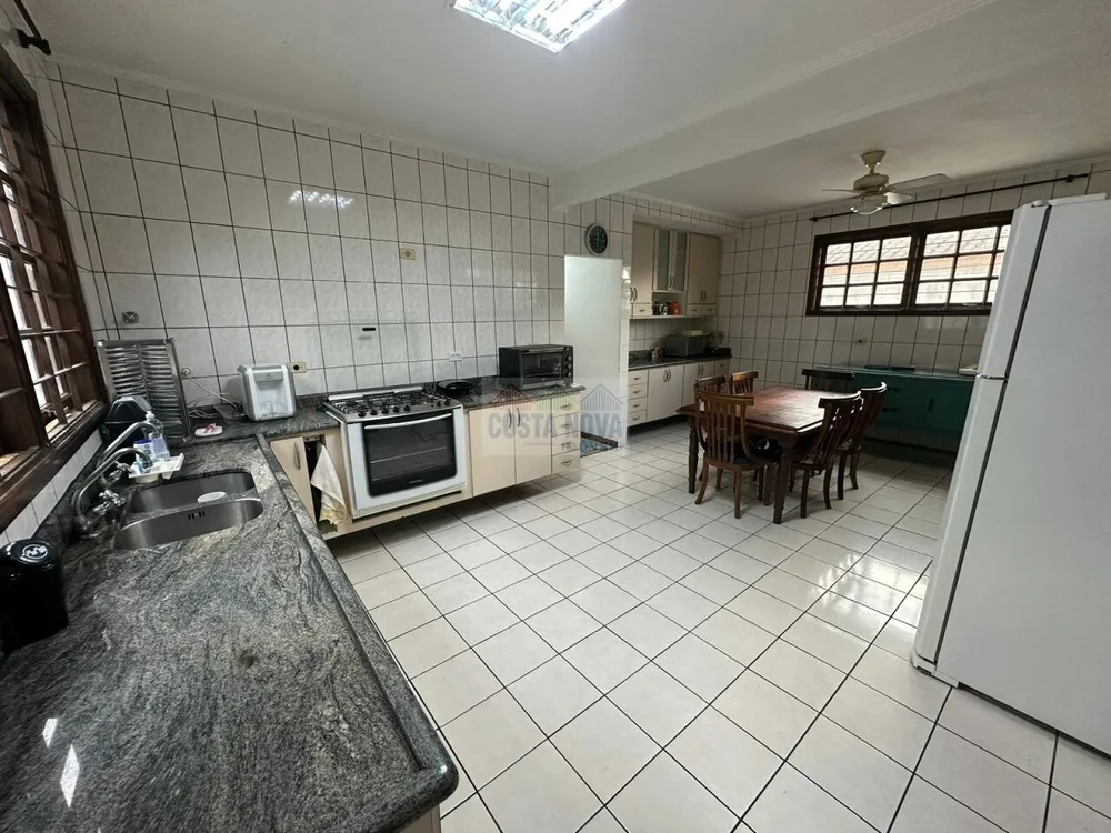 Casa, 5 quartos, 300 m² - Foto 5