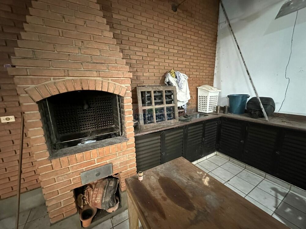 Casa à venda com 5 quartos, 300m² - Foto 4