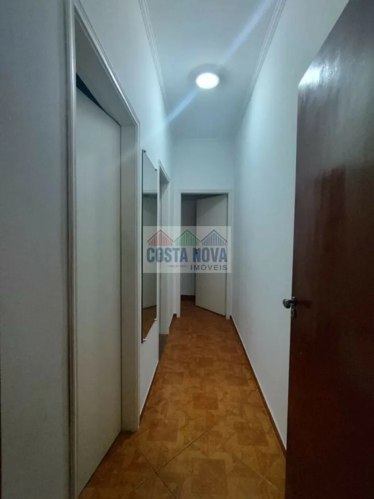 Casa, 3 quartos, 206 m² - Foto 2
