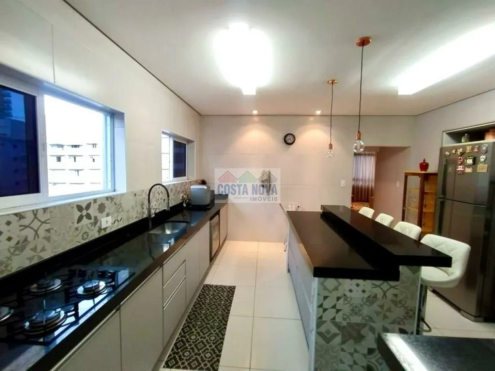 Apartamento, 4 quartos, 233 m² - Foto 1