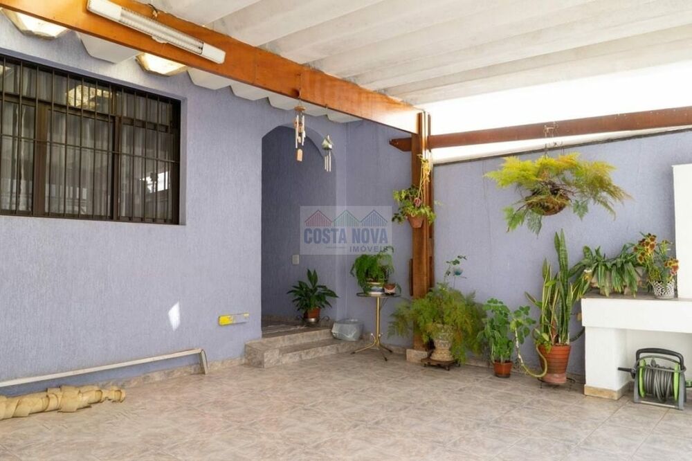 Casa à venda com 3 quartos, 149m² - Foto 1