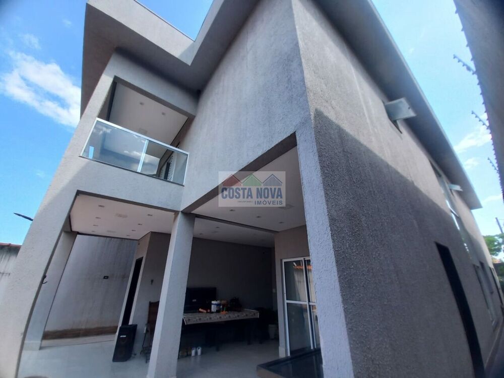 Casa, 3 quartos, 300 m² - Foto 1