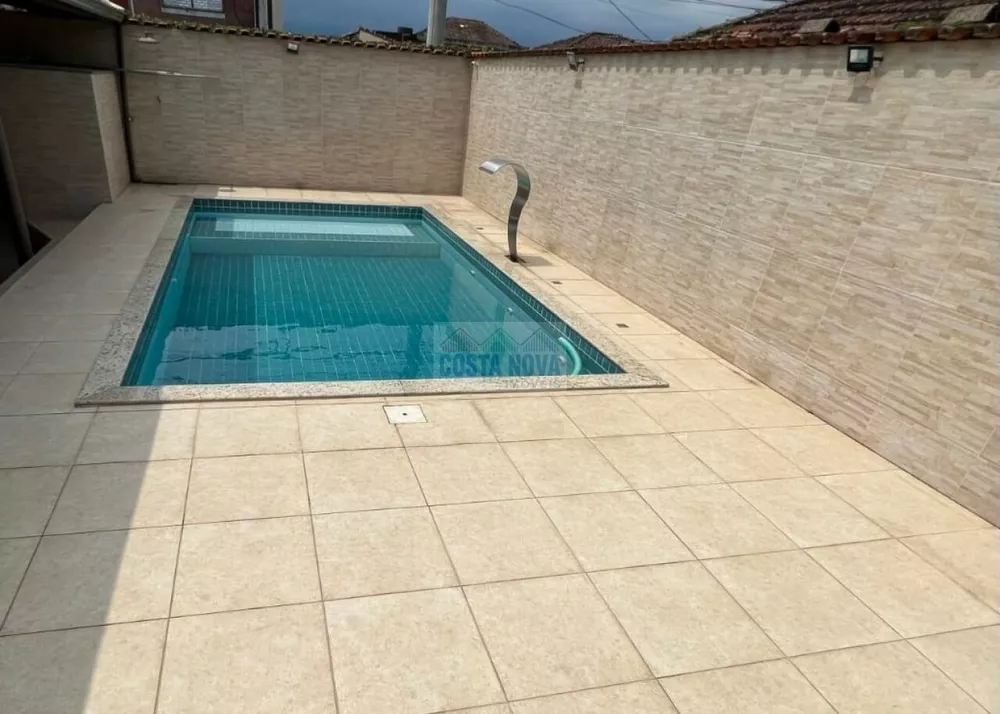 Casa à venda com 4 quartos, 300m² - Foto 1