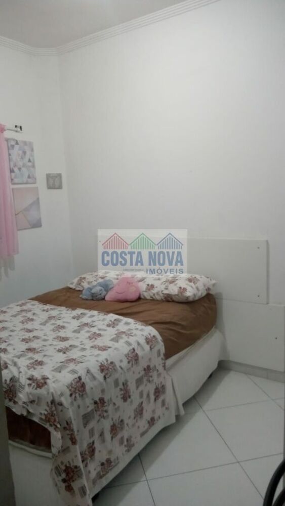 Casa à venda com 3 quartos, 68m² - Foto 1