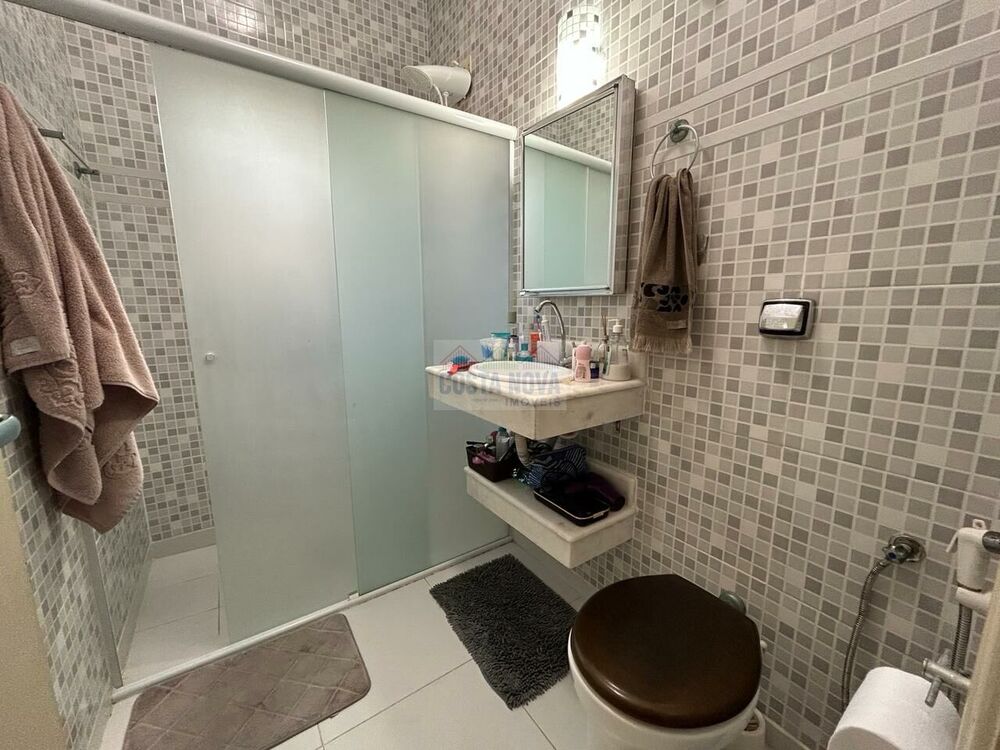 Casa à venda com 2 quartos, 160m² - Foto 2