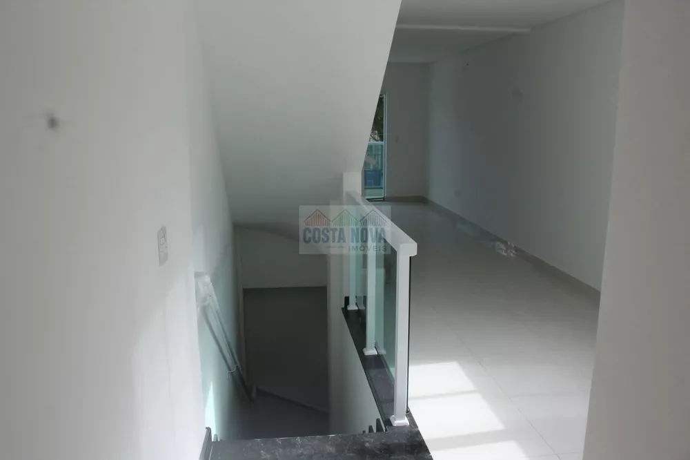 Casa à venda com 4 quartos, 240m² - Foto 4