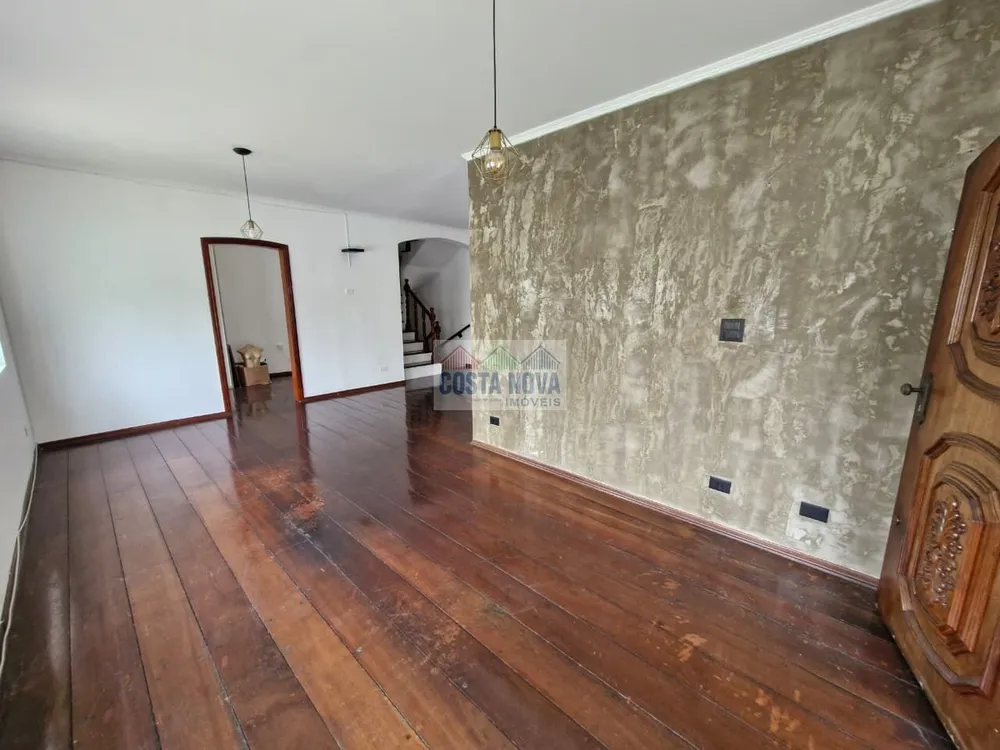 Casa, 4 quartos, 248 m² - Foto 1
