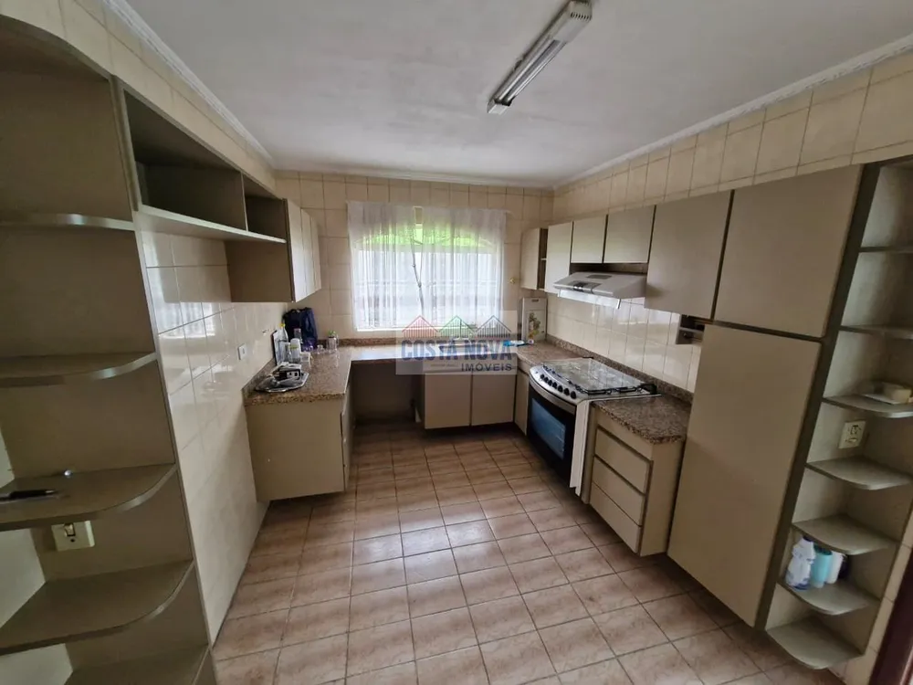Casa, 4 quartos, 248 m² - Foto 2