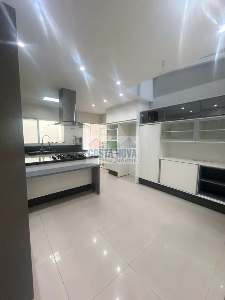 Casa, 3 quartos, 141 m² - Foto 2