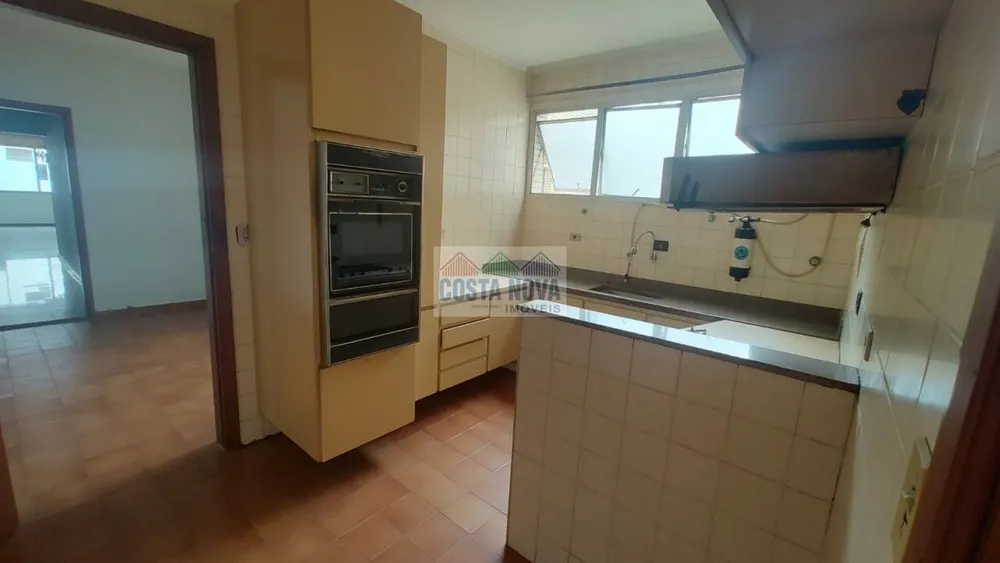 Apartamento, 3 quartos, 189 m² - Foto 2
