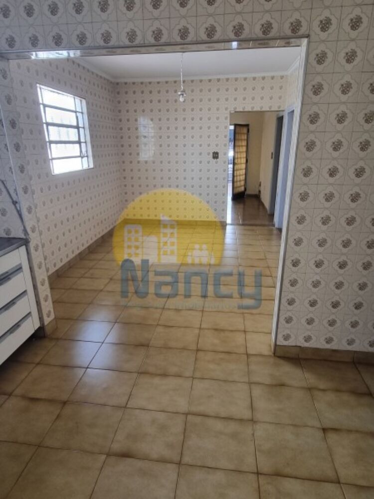 Casa à venda com 3 quartos, 169m² - Foto 2