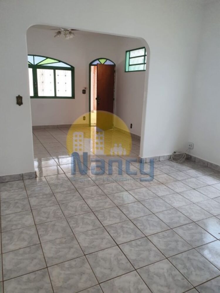 Casa, 3 quartos, 180 m² - Foto 2